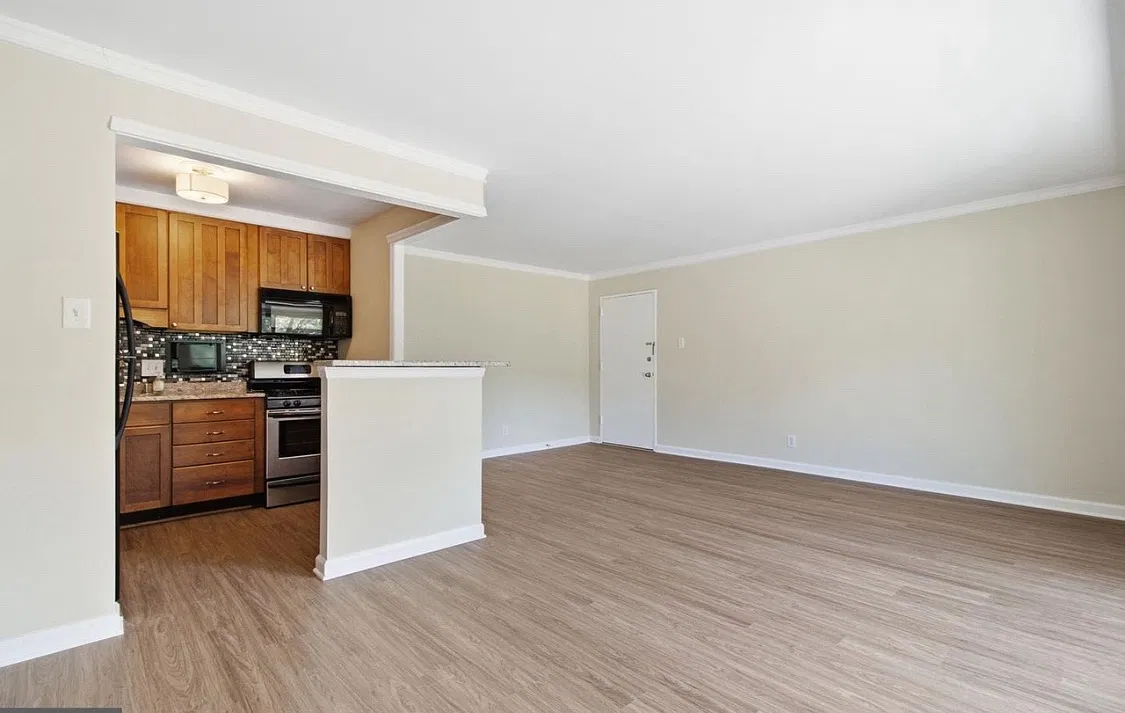 1 bed, 700 sqft, $1,795 — Photo 2