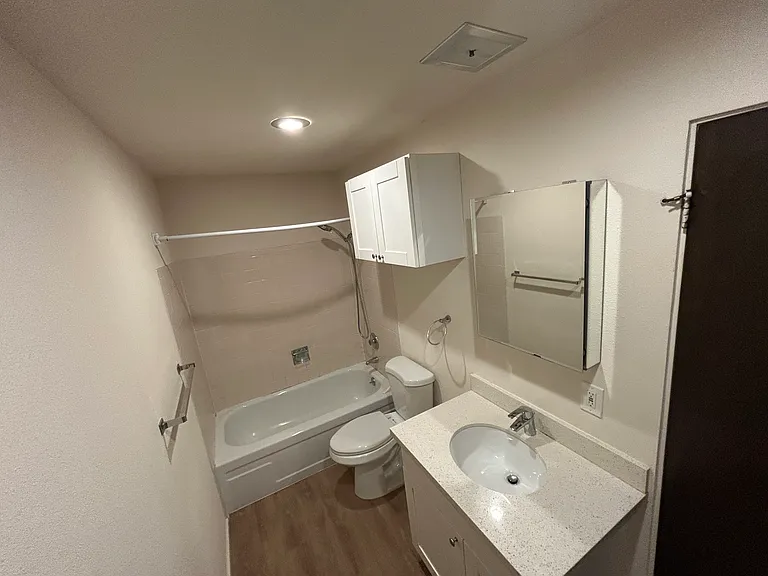 303 10th Ave S #102 — Photo 3