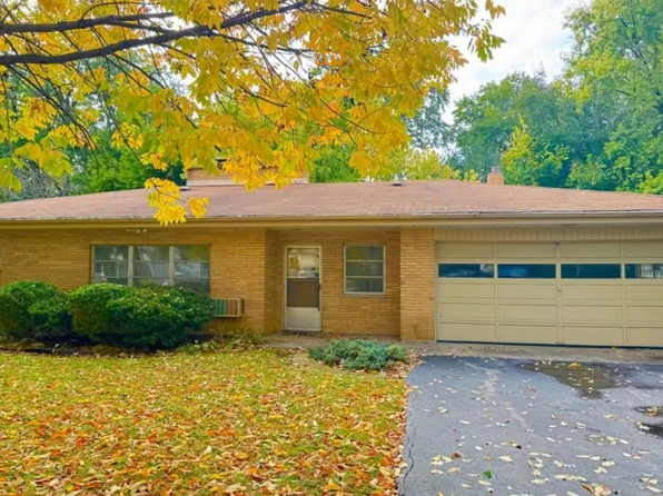 12422 S 70th Ct, Palos Heights, IL 60463