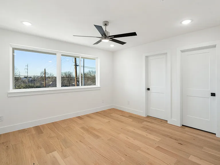 2348 Wycliff Ave — Photo 32