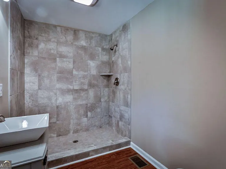 680 North Ave — Photo 12