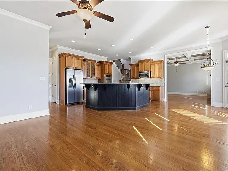 6437 Blue Water Dr — Photo 21