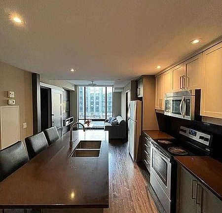 3rd image of 330 Phillip St #C523