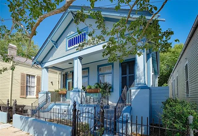 625 Louisa St — Photo 1