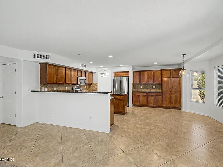 8805 W Alex Ave — Photo 7