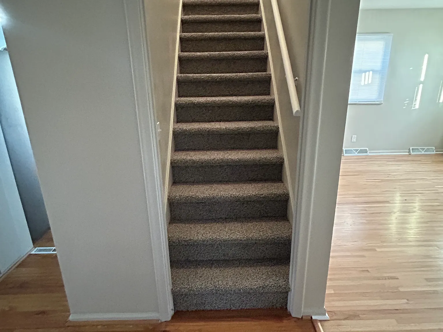 3 bed, 1170 sqft, $1,700 — Photo 4