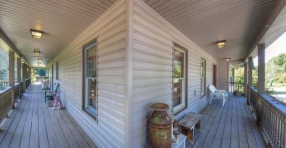 3rd image of 502 Deerfield Cir