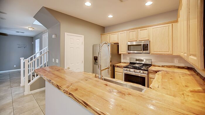 1st image of 9773 Overlook Ridge Ave