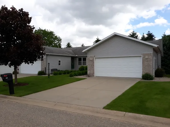 1220 Silver Ridge Ct, Greenville, MI 48838