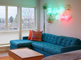 750 11th Ave E #302, Seattle, WA 98102