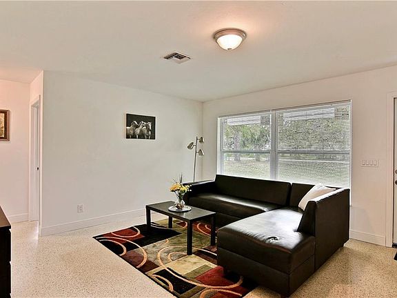 4th image of 3946 62nd Ave