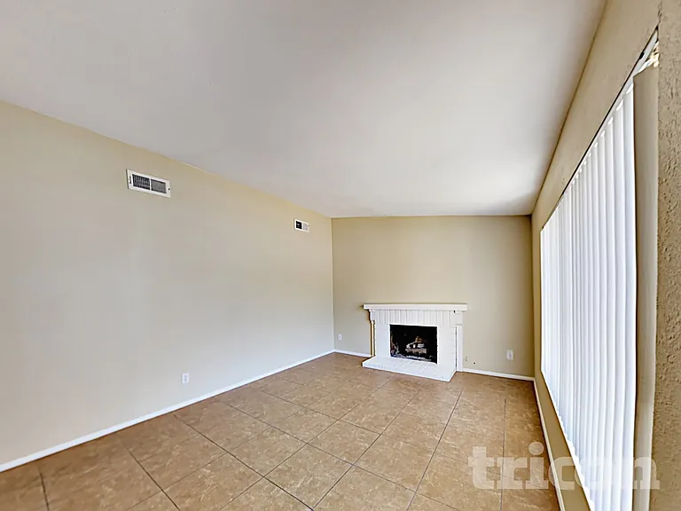 5532 Spencer St — Photo 5