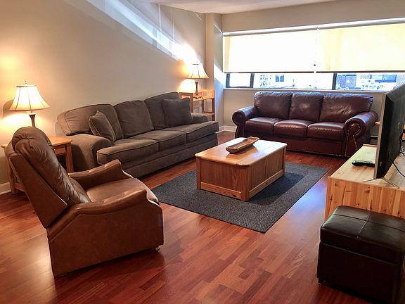 4th image of 1415 N Dearborn Pkwy #3C