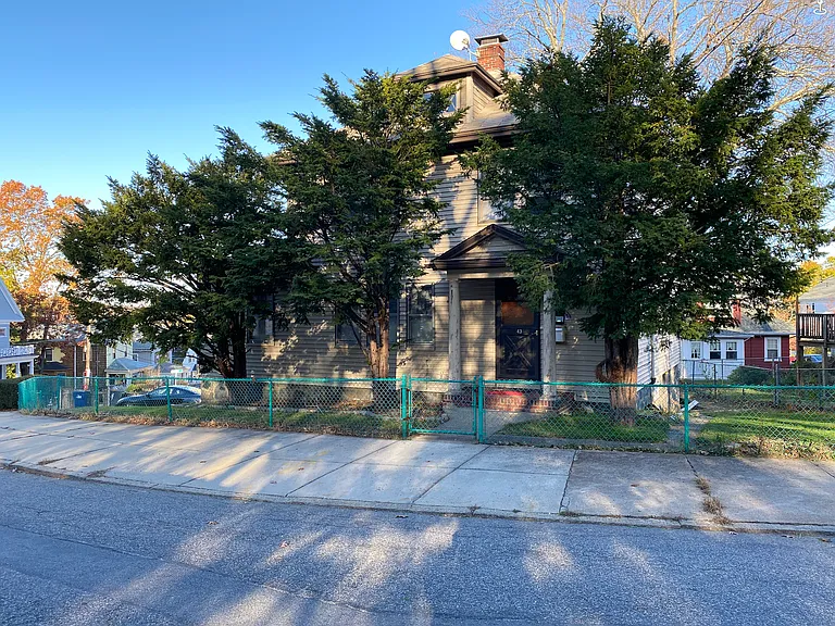 43 Liszt St #2A — Photo 2