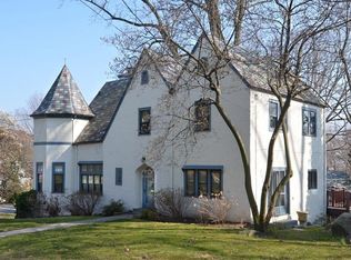 1 Huguenot Dr, Larchmont, NY 10538