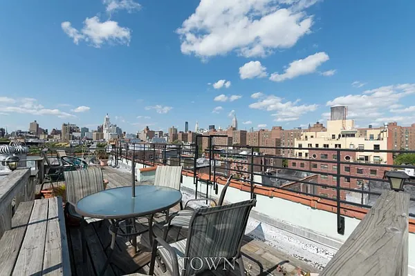 Rented by Bryan L Rozencwaig, LREB | media 35