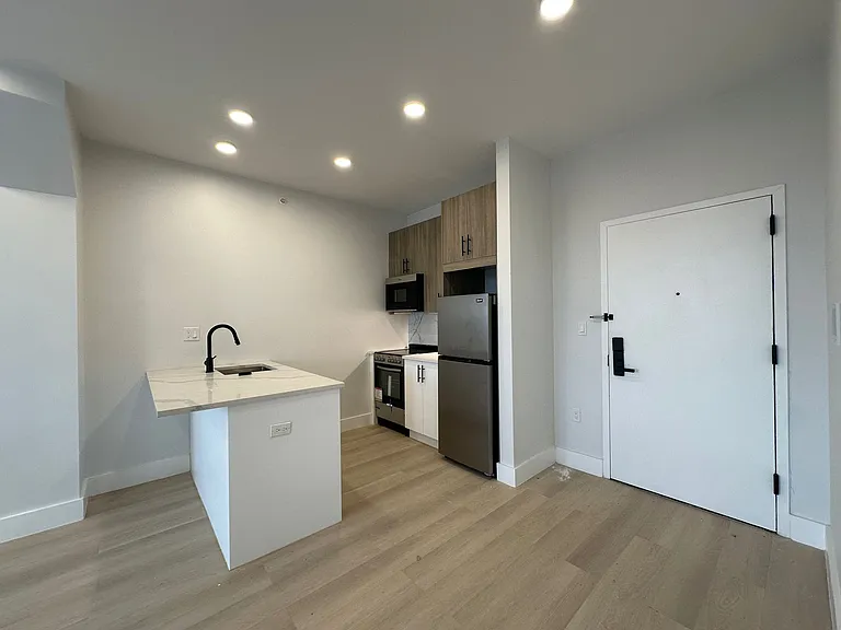 306 Forrest St #62E — Photo 2