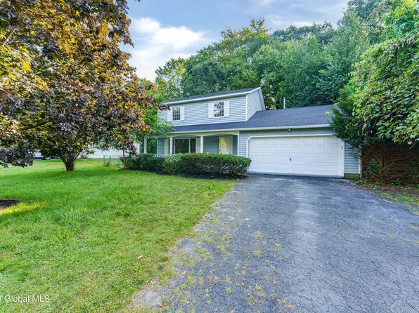 3 Fallen tree Lane, Clifton Park, NY 12065