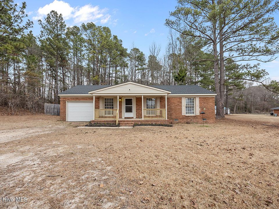 226 Lakeview Drive, Spring Lake, NC 28390 | Zillow