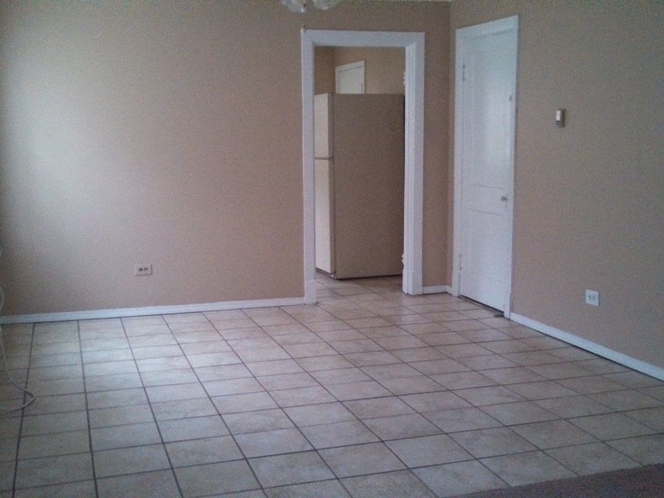 2nd image of 202 College St #B