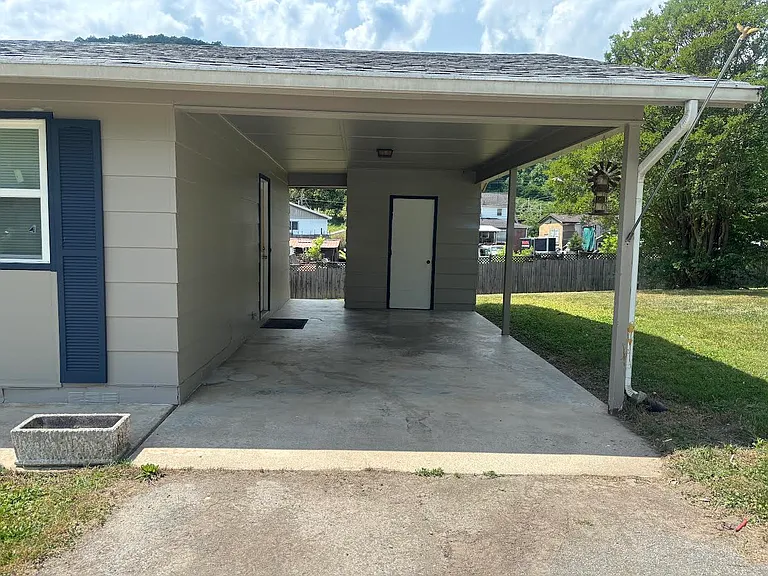 900 Butler St — Photo 11