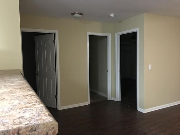 5th image of 1301-A Valleywood Dr