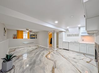 8616 Hickory Ave #B, Crystal Lake, IL 60014