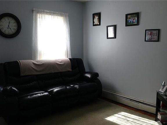 3rd image of 118 Liberty St