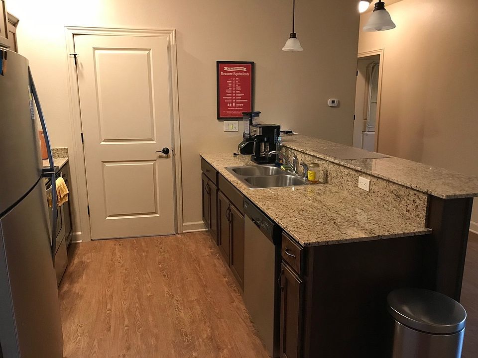 1st image of 2810 Bobcat Dr Unit 205