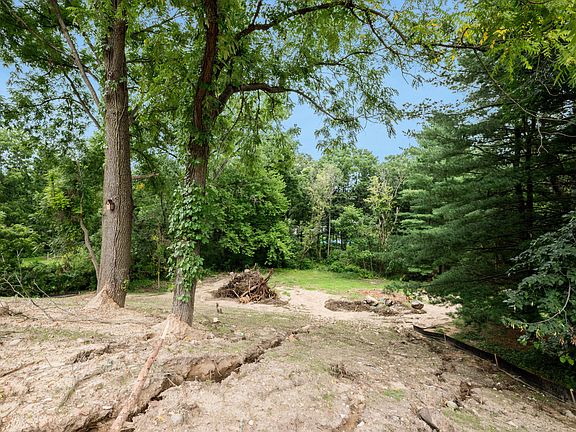 4th image of 3503 Three Mile Rd NE