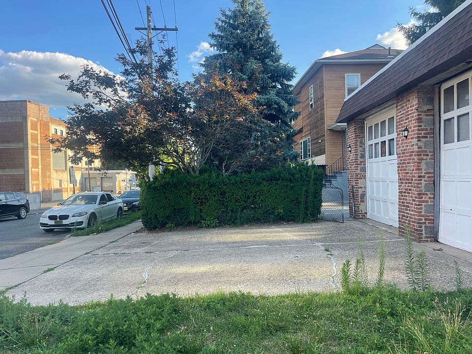 1st image of 90 Joralemon St