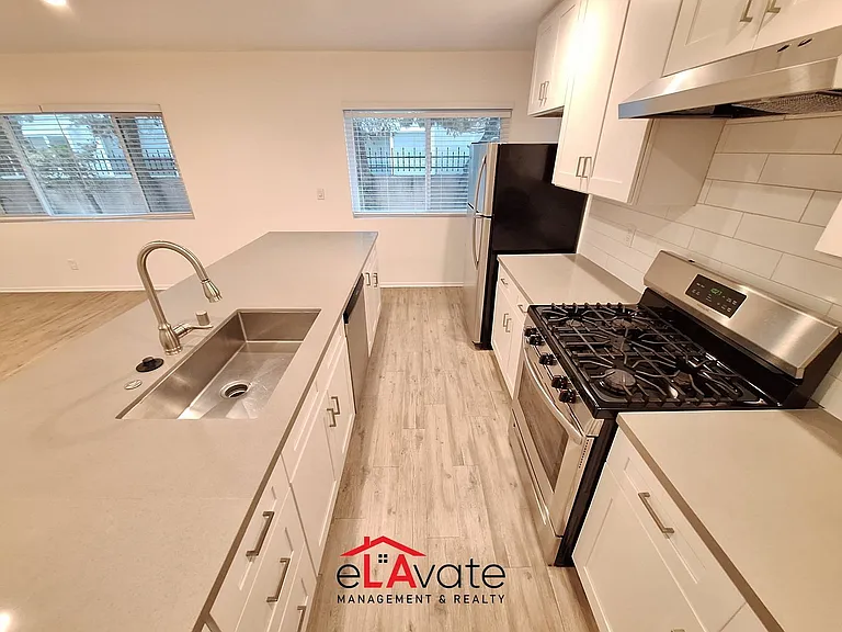 12625 Pacific Ave #4 — Photo 6