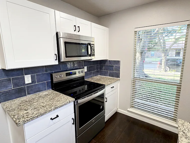 2813 Ripplewood Dr — Photo 9