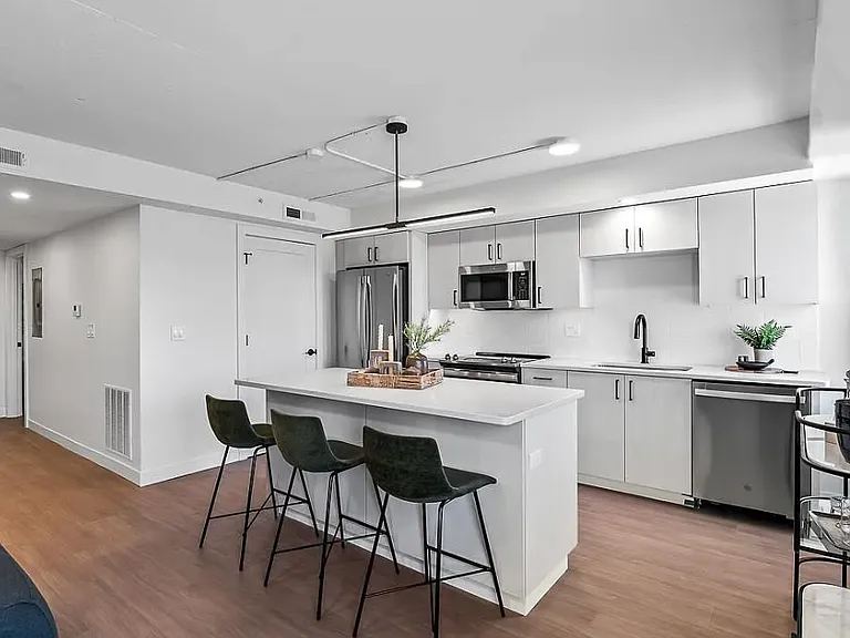 1700 N Manhattan Ave #109 — Photo 1