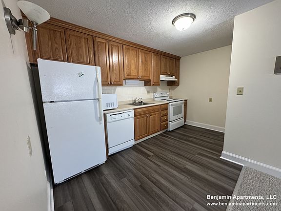 5th image of 11 Brattle Dr APT 2