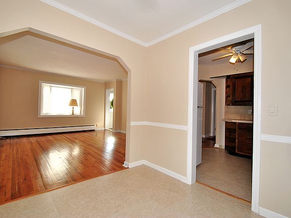 5th image of 90 Aster Dr