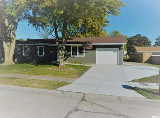 431 N 6th St, Eldridge, IA