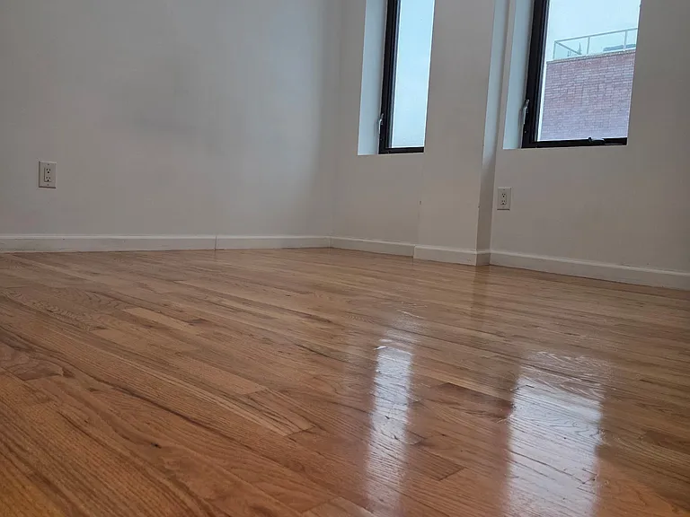 7516 Bay Pkwy #5B — Photo 1