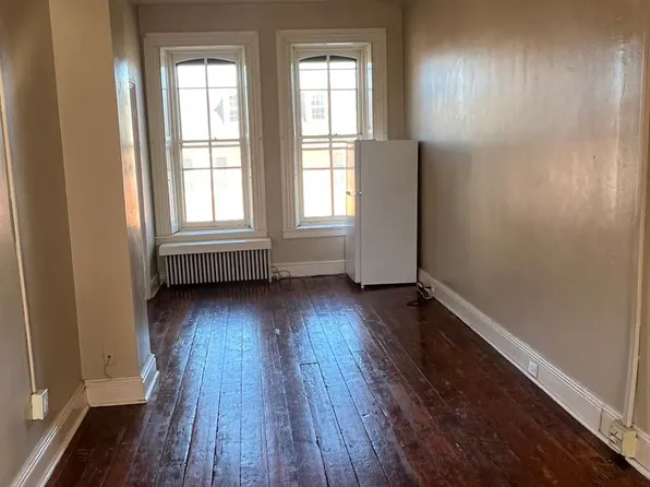 146 W High St, 146 W High St APT 6, Carlisle, PA 17013