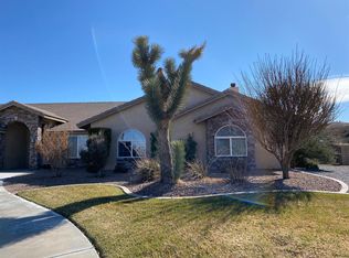 14035 Riverside Dr, Apple Valley, CA 92307