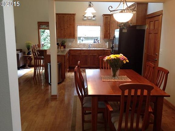 4th image of 1711 SE 115th Ct