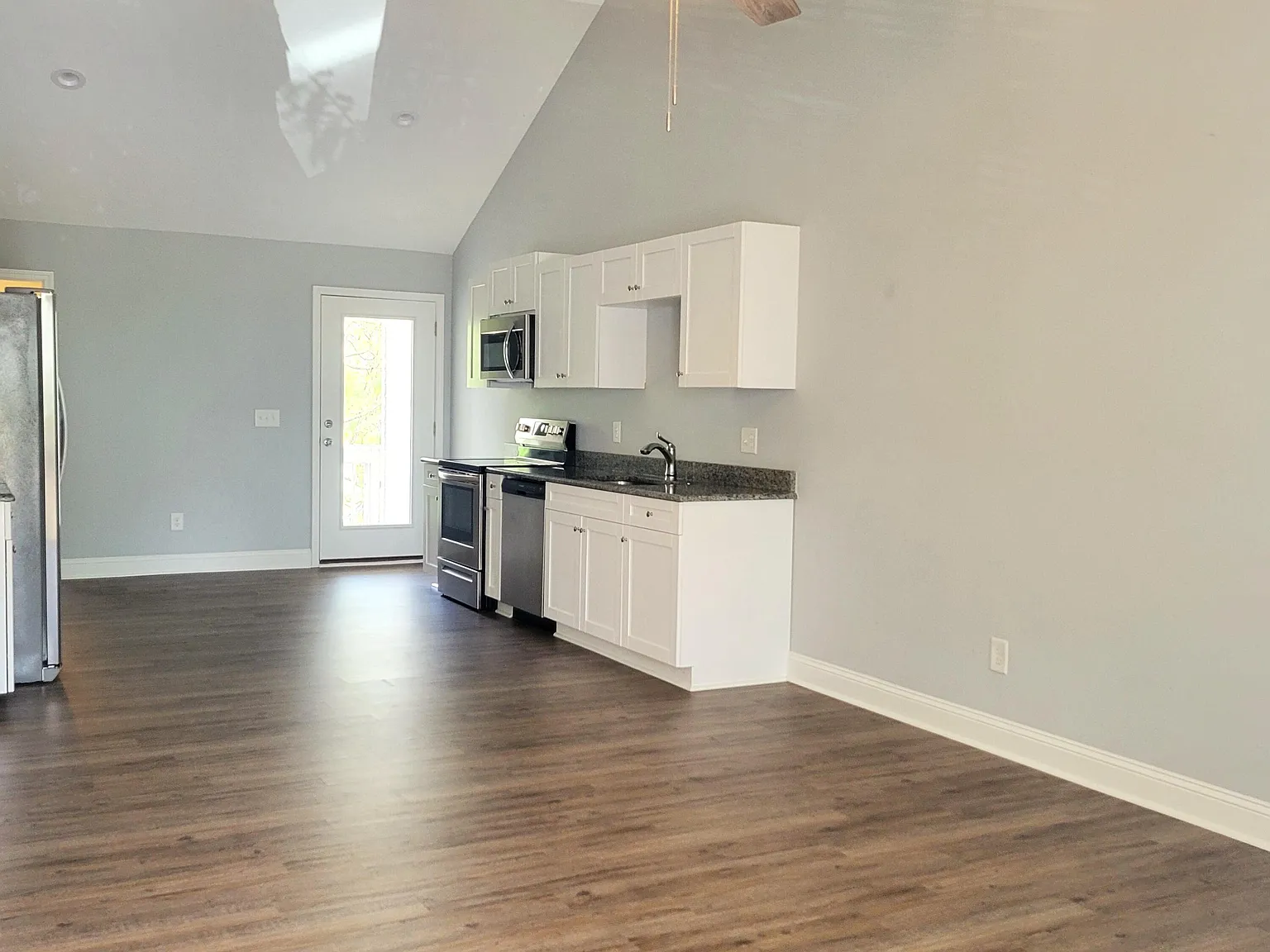 2 bed, 2.0 bath, 1046 sqft, $1,550 — Photo 3