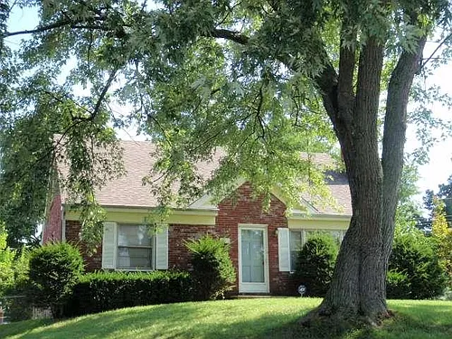 623 Cecil Way Photo 1