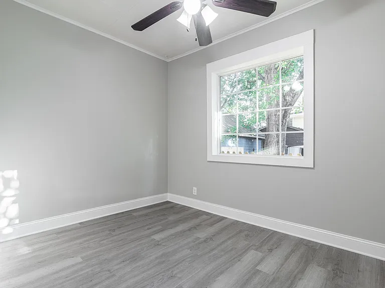 312 Upland Ave — Photo 16