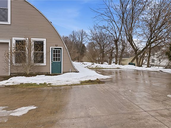 4th image of 763 Maple Dr