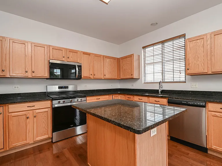 35 Thomas Ct — Photo 9