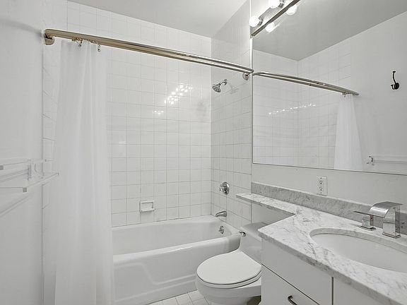 5th image of 301 W 57th St APT 24F