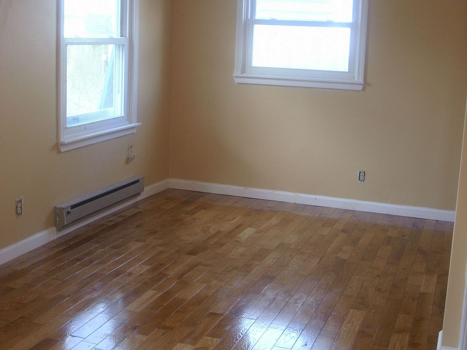 2nd image of 71 Dunham Ave