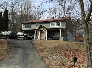 33 Smokey Ridge Rd, Ringwood, NJ 07456