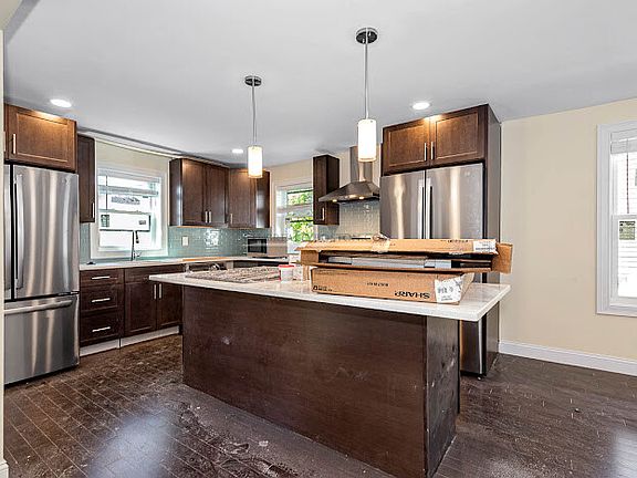2nd image of 70 Stanley Ave Floor 2